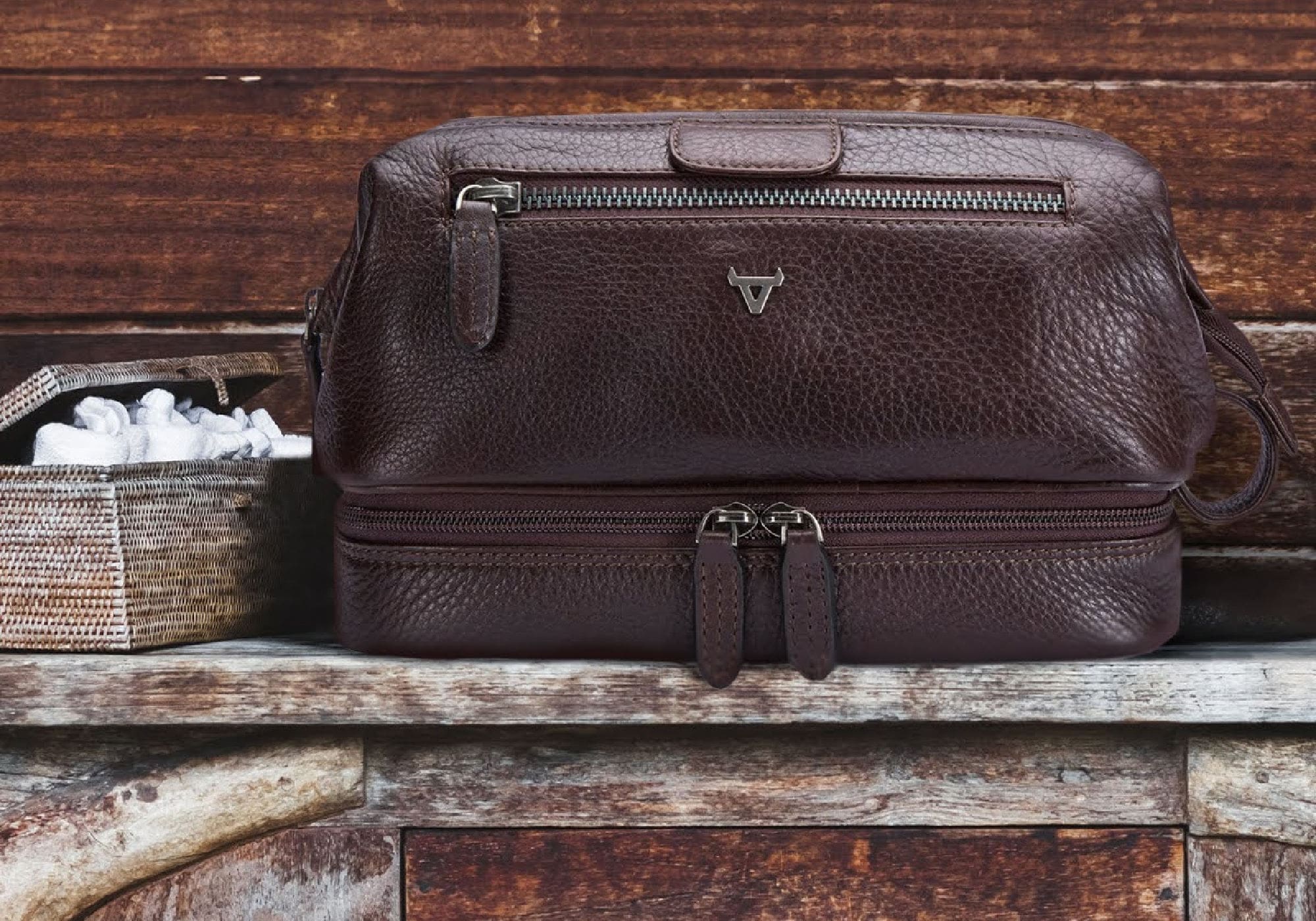 Why Leather Wash Bags Are a Necessity for Any Traveller - Brando Leather